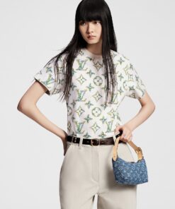 Alternative view of Louis Vuitton Hills Pochette Shoulder Bag 7.3in/ 18.5cm Blue Denim Gold Hardware For Women M82949